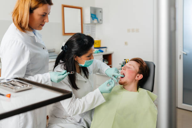 Best Emergency Tooth Extraction in Boronda, CA